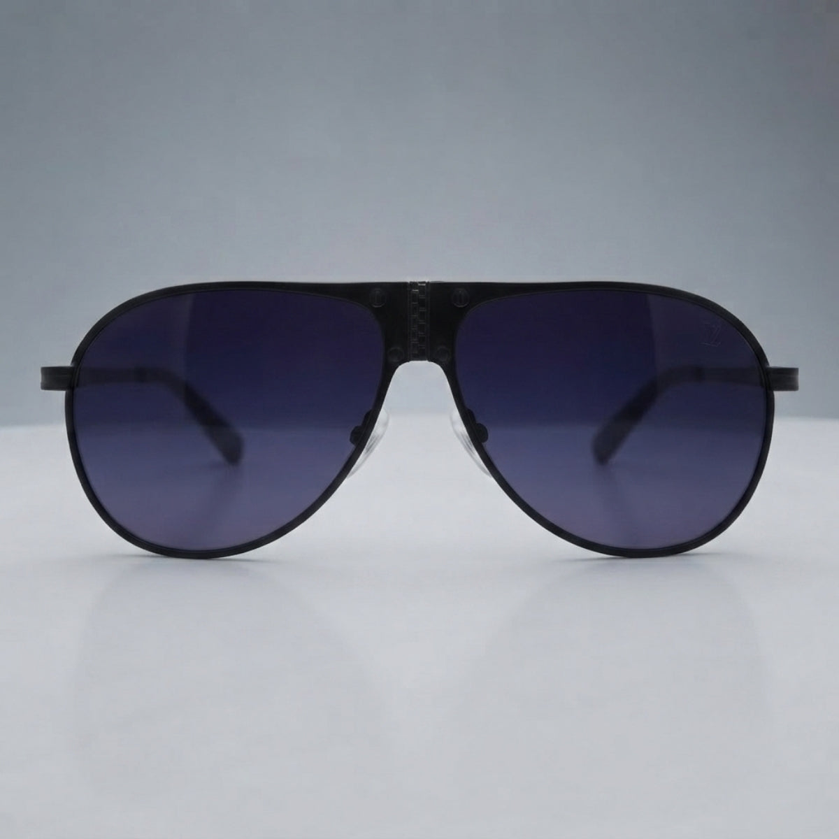 Aviator Sunglasses – Matte Black Smoke Gradient