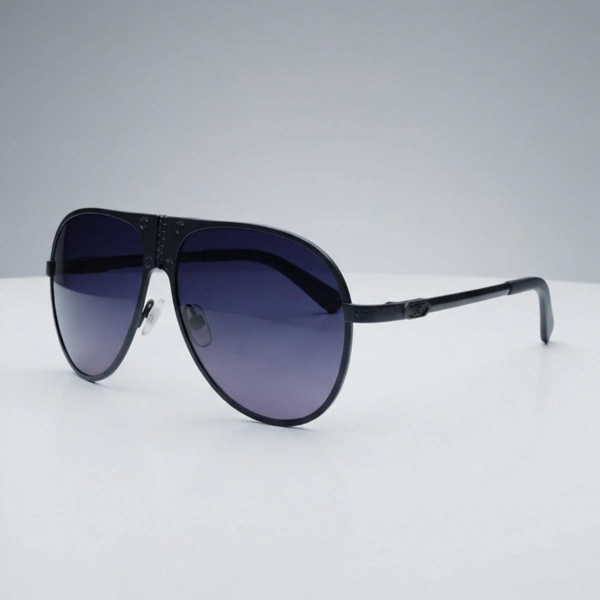 Aviator Sunglasses – Matte Black Smoke Gradient
